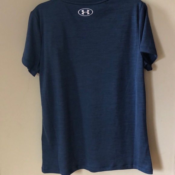 NWT |  Under armor heat gear V-neck tee - Picture 7 of 8